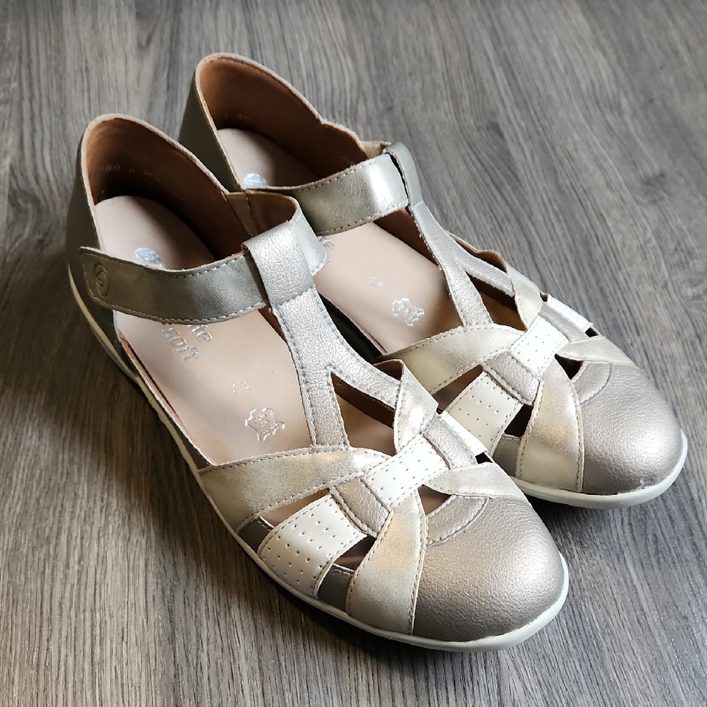Remonte metallic leather Mary Jane closed toe sandals, size 42